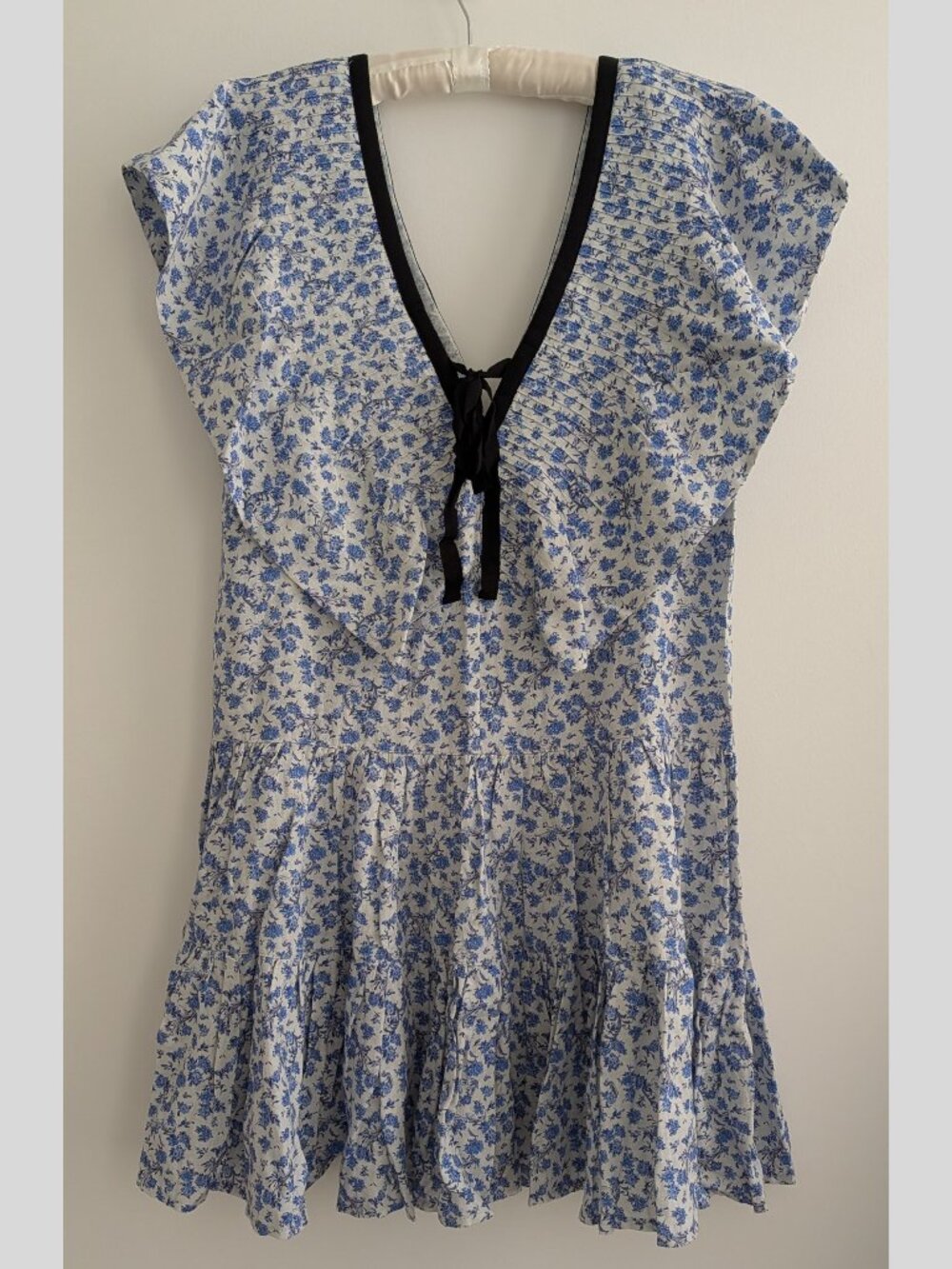 Lug Von Siga Cotton-Linen Mini Dress w Exaggerated Pleated Collar
